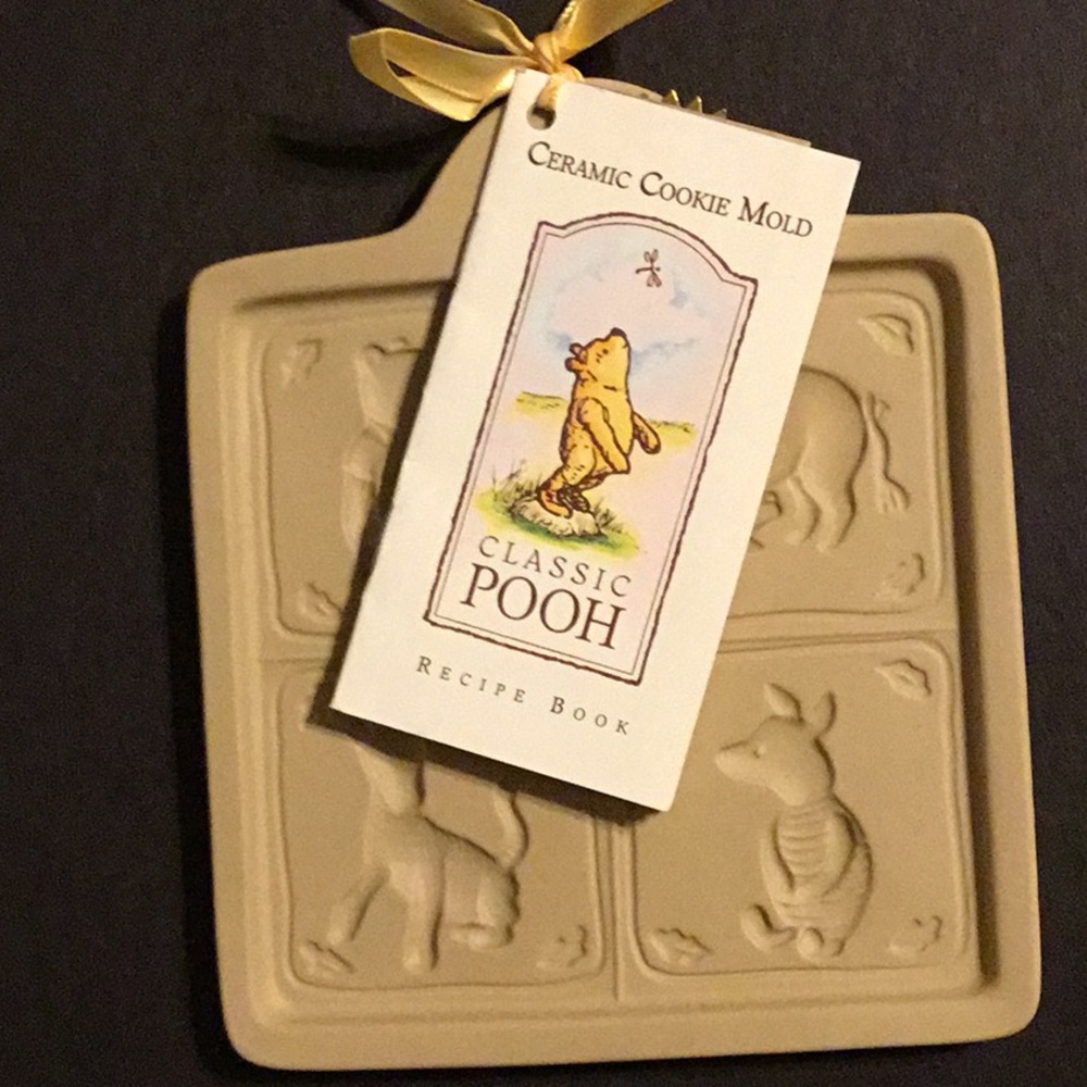Classic Pooh Brown Bag Cookie Mold with Cut-apart Cookies